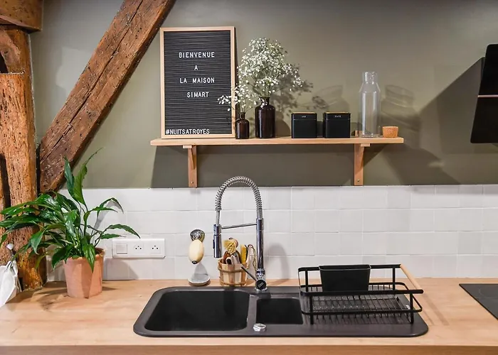 Maison Simart * تروي